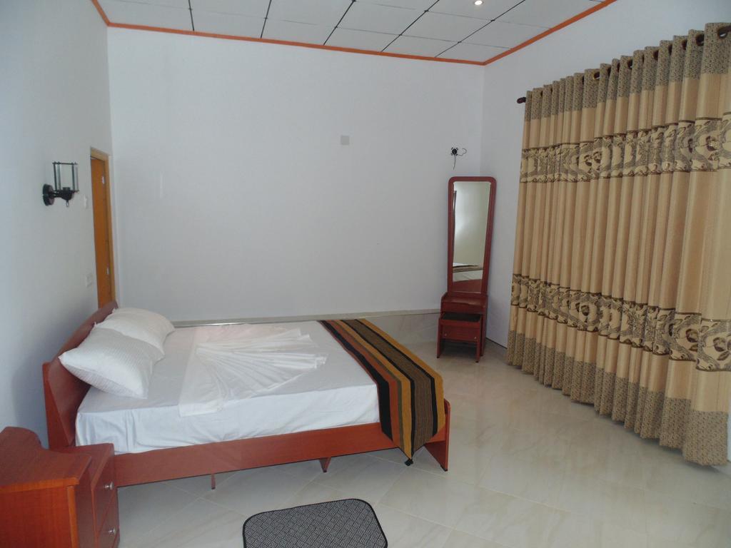 White Eagle Hotel Sigiriya Habitación foto